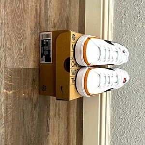 Womens Nike Court legacy NN